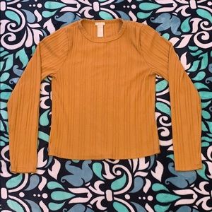 Long sleeve yellow shirt💛